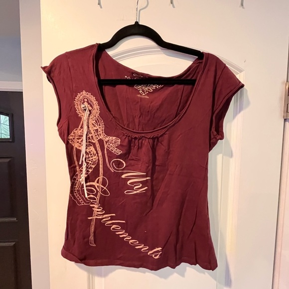 ~Zara~ Women's Burgundy Graphic Top - Picture 1 of 5